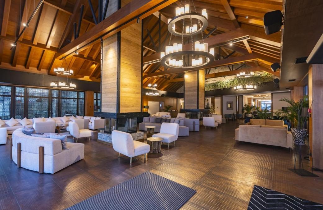 Ambassadori Goderdzi Hotel Esterno foto